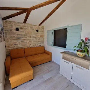 Apartments And Rooms Lucia&Veronica Vendégház