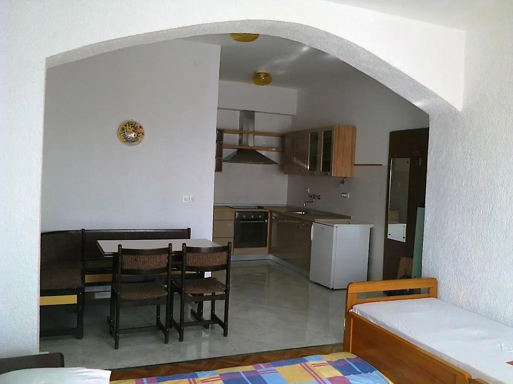 Apartments Dida Moj Smrika 3*,